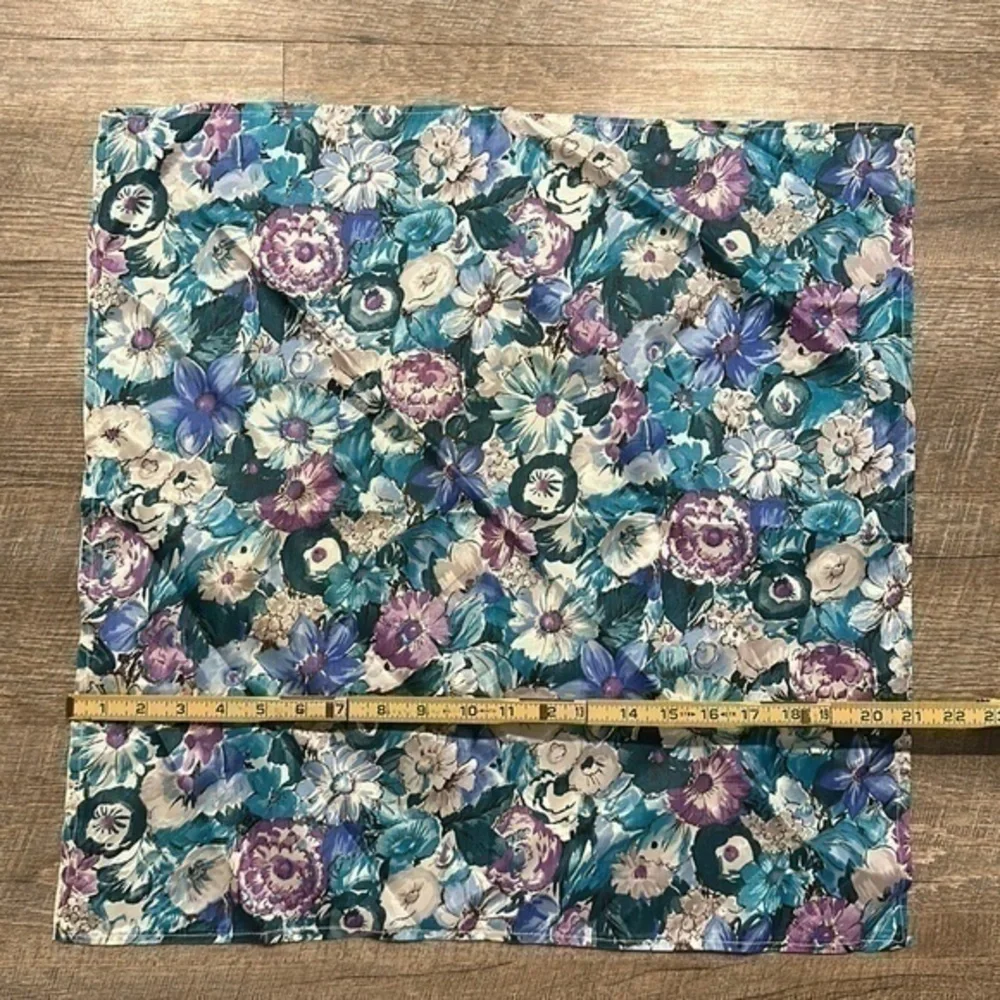 Handcrafted vintage floral blue/purple lightweight polyester scarf 22x21”